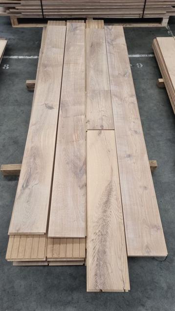 Restpartij 16,8 m2 eiken multiplank, behandeld beschikbaar voor biedingen