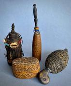 Vier houders voor persoonlijk en ritueel gebruik. -