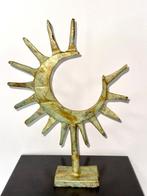 Derme Abdoulaye - sculptuur, “Soleil de bronze” - 37 cm -, Antiek en Kunst
