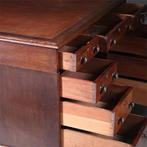 Zeer klein semipartner desk - Bibliotheektafel of centertabl, Antiek en Kunst, Antiek | Meubels | Tafels, Ophalen of Verzenden