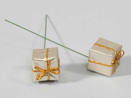 Giftboxes 25*25mm Champagnekleur +/- 60 PER PAK cadeautjes, Huis en Inrichting, Woonaccessoires | Kunstplanten en Kunstbloemen