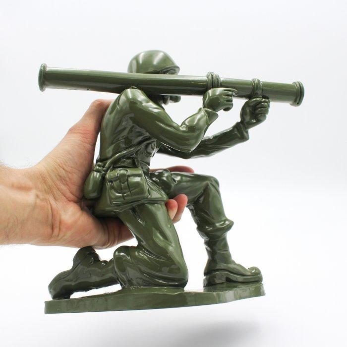 Alessandro Padovan (1983) - Peacekeepers Classic (Green, Antiek en Kunst, Kunst | Designobjecten