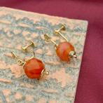 Gouden oorhangers met carneool | Vintage, Sieraden, Tassen en Uiterlijk, Oorbellen, Gebruikt, Overige kleuren, Ophalen of Verzenden