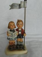 Goebel - M.I Hummel - Beeldje - 790 Tmk7 - Celebrate With