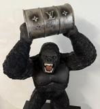 Daluxe Art - 1999 • LV Gorilla + Barrel • XL, Antiek en Kunst