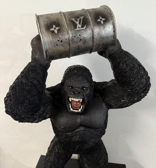 Daluxe Art - 1999 • LV Gorilla + Barrel • XL, Antiek en Kunst, Kunst | Designobjecten