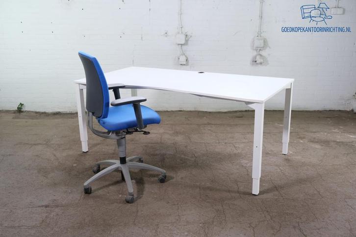 Febru | Cocpit bureau | Tweedehands | Wit blad/ doorvoerdop, Zakelijke goederen, Kantoor en Winkelinrichting | Kantoormeubilair en Inrichting