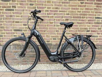 Nieuwe Batavus Finez e-go / 57 Cm. / Bosch middenmotor beschikbaar voor biedingen