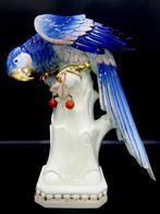 Karl Ens, Volkstedt - Parrot on Pedestal with Red Cherry (40, Antiek en Kunst