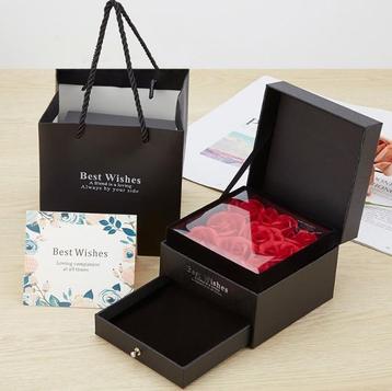 Valentijnsdag Doos 9 voor Eternal Rose sieraden beschikbaar voor biedingen