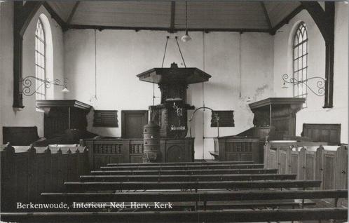 BERKENWOUDE - Interieur Ned. Herv. Kerk, Verzamelen, Ansichtkaarten | Nederland, Verzenden