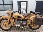 URAL EN DNEPR MOTOREN MET ZIJSPAN