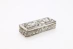 Pillendoosje - .925 zilver - Relief met bloemen