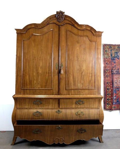 Kabinet - Elegante enkel gebogen kast - Satijnhout /, Antiek en Kunst, Antiek | Overige Antiek