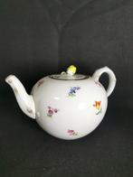 Meissen - servizio da tè in modello “Fiori Sparsi” dipinto a
