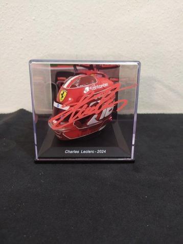 Ferrari - Charles Leclerc - 2024 - Schaal 1/5 helm beschikbaar voor biedingen