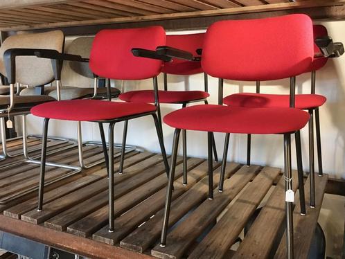 4 stoelen 1235 Gispen zwart frame rode stof nieuw staat, Huis en Inrichting, Stoelen, Vier, Rood, Zo goed als nieuw, Metaal, Stof