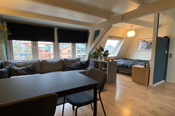 Studio Justus van Effenstraat in Utrecht, Huizen en Kamers, Kamers te huur, 20 tot 35 m², Utrecht