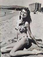 At. Philippe halsman - Brigitte Bardot, Bikini in the, Antiek en Kunst