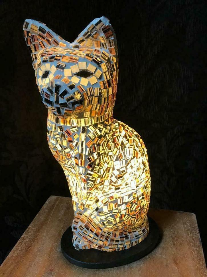 Kat poes glas mozaïek lamp ca. 30 cm hoog €45,- NIEUW, Huis en Inrichting, Lampen | Tafellampen, Nieuw, Glas, Minder dan 50 cm