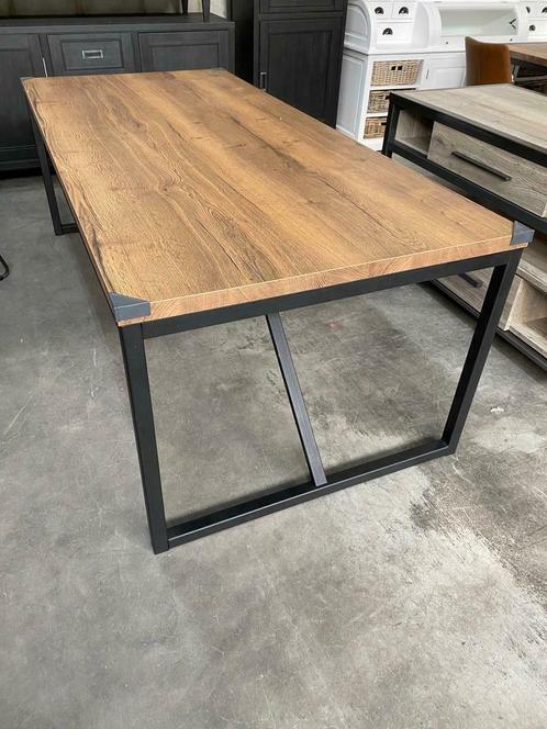 Oriental eettafel, kleur tobacco (nieuw, outlet), Huis en Inrichting, Tafels | Eettafels, Nieuw, Metaal, Overige materialen