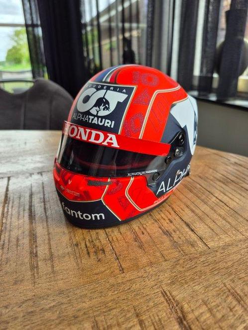 AlphaTauri - Pierre Gasly - 2021 - Scale 1/2 helmet, Verzamelen, Automerken, Motoren en Formule 1