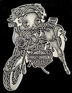 Harley- Davidson met Betty Boop pin, Verzamelen, Speldjes, Pins en Buttons, Verzenden, Nieuw, Transport, Speldje of Pin