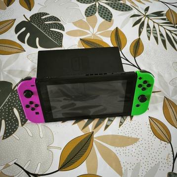 Nintendo - Switch - with 2 controllers HDMI charger and beschikbaar voor biedingen