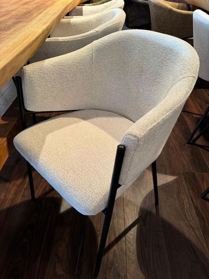 Armstoel Joyce black metal luxe stof wit grijs nieuw model, Huis en Inrichting, Stoelen, Eén, Wit, Nieuw, Stof, Ophalen