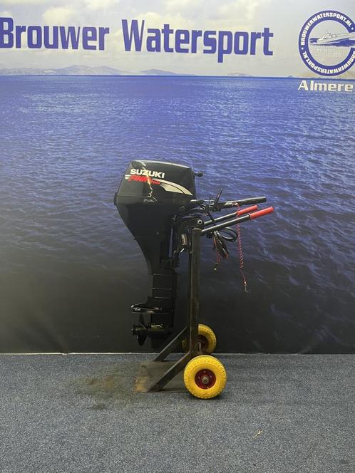 Buitenboordmotor - Suzuki, Watersport en Boten, Buiten- en Binnenboordmotoren, 10 tot 30 pk, Viertaktmotor, Benzine, Zo goed als nieuw