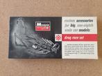 Monogram AK203 Drag Race Set 1:8, Hobby en Vrije tijd, Modelbouw | Auto's en Voertuigen, Verzenden, Nieuw, Monogram