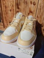 Air Jordan - Air Jordan 1 Low SE - LeWMNS - Sneakers - Maat:, Nieuw