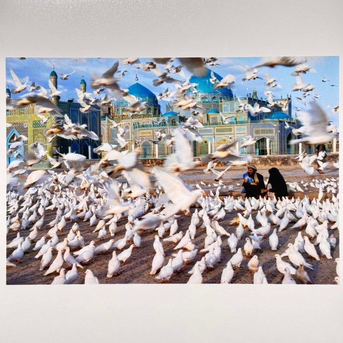 Steve McCurry (1950–) - Mazar-i-Sharif, Afghanistan, 1991, Antiek en Kunst, Kunst | Designobjecten