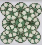 Oesterservies (13) - Majolica - Barbotine / majolique, Antiek en Kunst