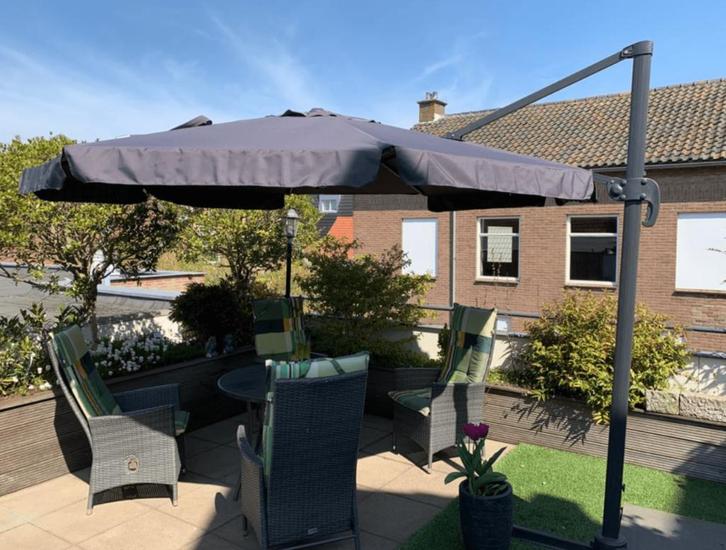 Grote Zweefparasol 350 x 350 antraciet / Parasol zwart 350, Tuin en Terras, Parasols, 3 tot 4 meter, Kantelbaar, Verstelbaar, Nieuw
