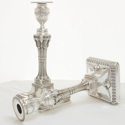 Hawksworth, Eyre & Co Ltd - Kandelaar (2) - .925 zilver -, Antiek en Kunst, Antiek | Goud en Zilver