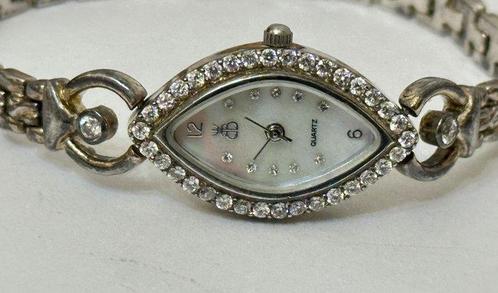 Klok - Horloge in Engelse stijl met natuurlijke, Antiek en Kunst, Antiek | Boeken en Bijbels