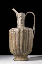 Khorasan Grote bronzen gegraveerde kruik (Zonder, Antiek en Kunst