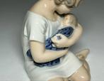 Royal Copenhagen - Beeldje - Girl with Doll #1938 -