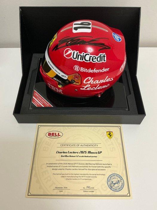 Ferrari - Charles Leclerc - 2025 - Schaal 1/2 helm, Verzamelen, Automerken, Motoren en Formule 1