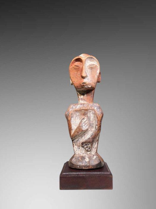 Beeld Jonga op sokkel - 27 CM - beeldje, jonga - jonga - DR, Antiek en Kunst, Kunst | Niet-Westerse kunst