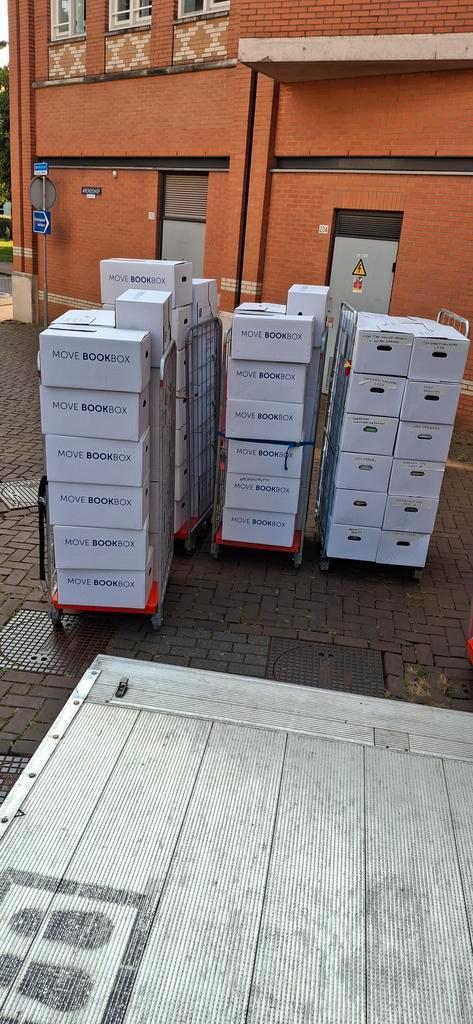 Verhuiswagen /bestelbus huren Inclusief chauffeur/transport, Diensten en Vakmensen, Verhuizers en Opslag, Bedrijfsverhuizingen