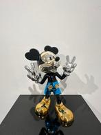 Van Apple - World Love - Mickey Blue