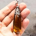 Cognac Amber Teardrop hanger, helder en kristal. - Barnsteen