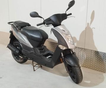 Kymco Agility 50 / 12 inch / 2008 /zilvergrijs/zwart beschikbaar voor biedingen
