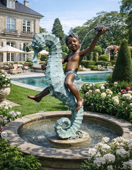 Fontein - 2026 - Brons: Jongen op zeepaardje, Antiek en Kunst, Curiosa en Brocante