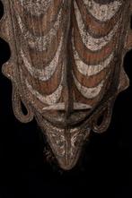 Reusachtige gevelversiering voor het cultgebouw Kraimbit aan, Antiek en Kunst