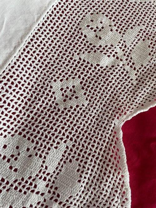 2 tovaglie da tavola, pizzi ricami e intagli fatti a mano -, Antiek en Kunst, Antiek | Meubels | Tafels