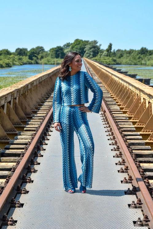 Tweedelig gehaakt set blauw, Kleding | Dames, Overige Dameskleding, Nieuw, Ophalen of Verzenden