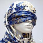 NYX - Voile d’Azur – Portrait Contemporain en Bleu et Or, Antiek en Kunst